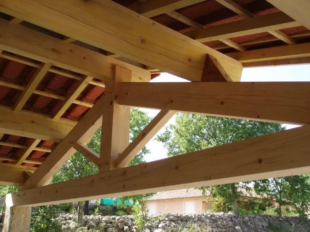 Charpentes à Salavas