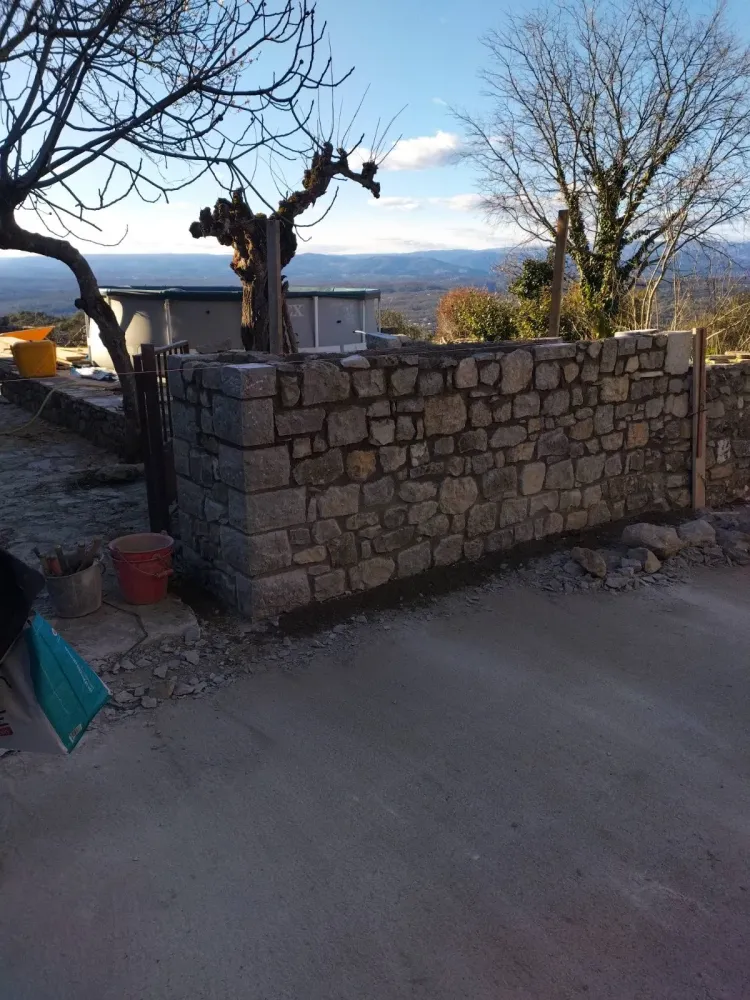 construction-mur-pierre-tradition.jpg