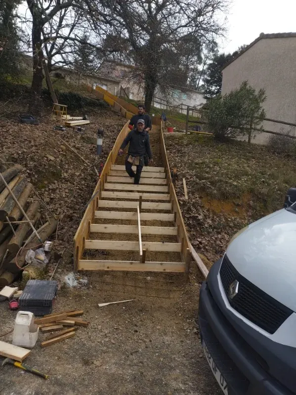 Maconnerie generale-Creation escalier beton 1